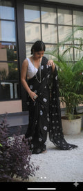 Black & White Geometric Buti Hand Block Printed Mul Cotton Saree With Blouse Piece