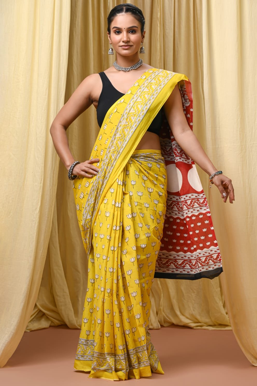 Mul Cotton Hand Block Printed Saree With Blouse Piece