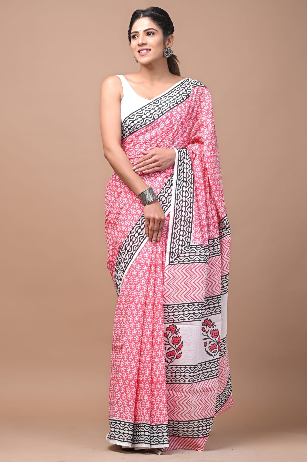 Mul Cotton Hand Block Printed Saree With Blouse Piece