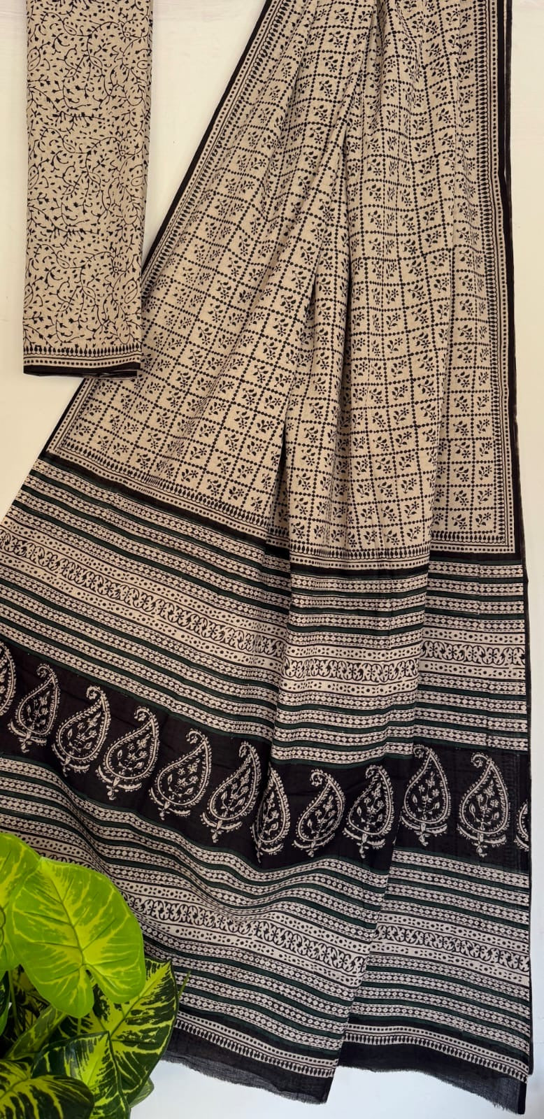 Mul Cotton Hand Block Printed Saree With Blouse Piece - BFSCMA95