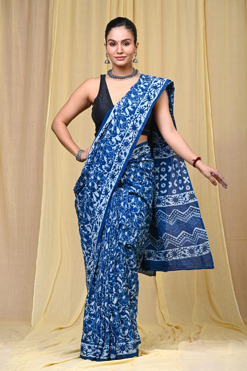 Mul Cotton Hand Block Printed Saree With Blouse Piece - BFSCMA176